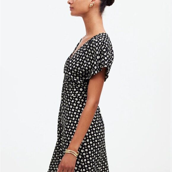 madewell ns232 Ruched V-Neck Mini Dress in Floral blk and wt nwt size 4 - Picture 3 of 13